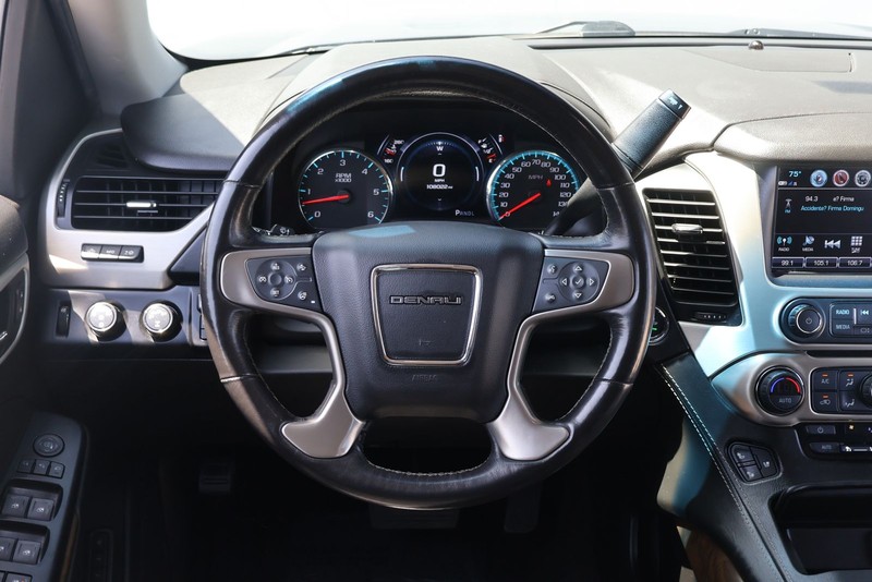 GMC Yukon XL Vehicle Full-screen Gallery Image 26