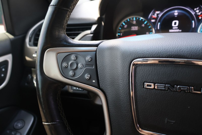 GMC Yukon XL Vehicle Full-screen Gallery Image 27