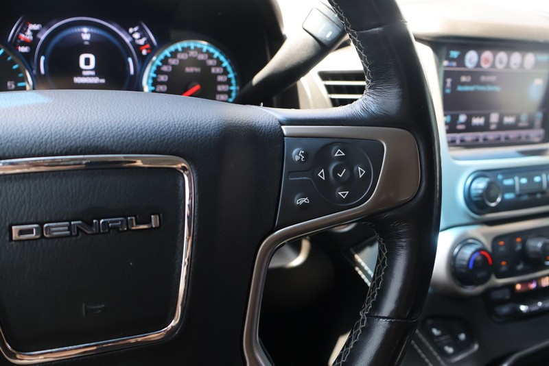 GMC Yukon XL Vehicle Full-screen Gallery Image 28