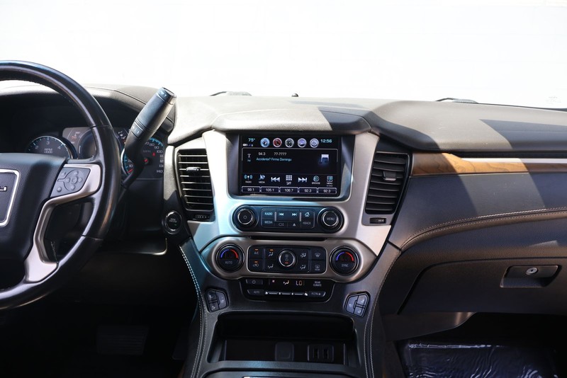 GMC Yukon XL Vehicle Full-screen Gallery Image 29