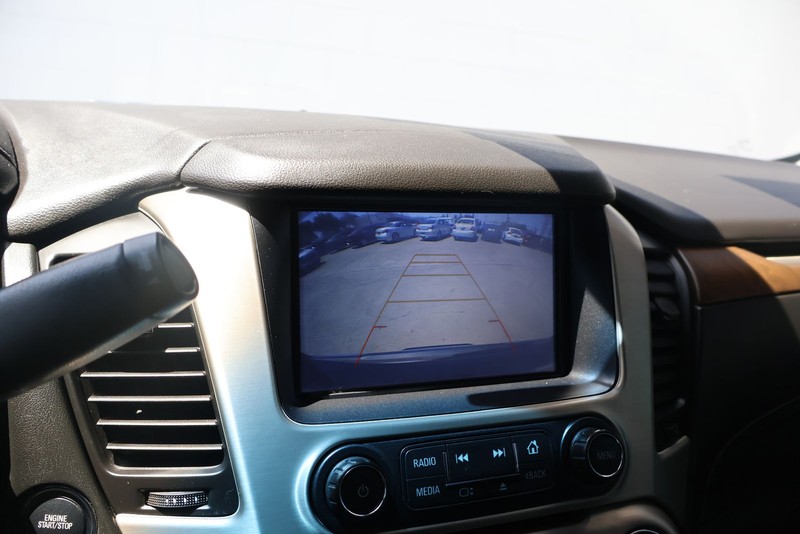 GMC Yukon XL Vehicle Full-screen Gallery Image 31