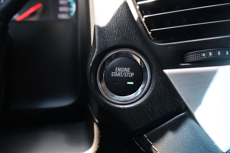 GMC Yukon XL Vehicle Full-screen Gallery Image 33