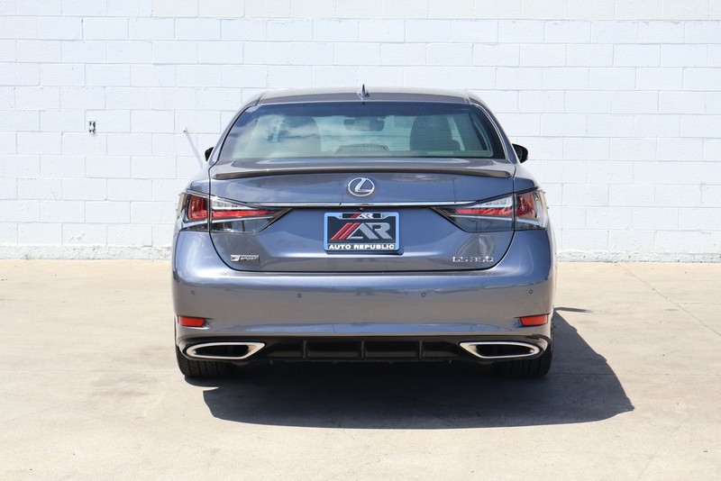 Lexus GS 350 Vehicle Full-screen Gallery Image 06