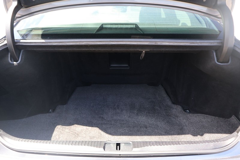 Lexus GS 350 Vehicle Full-screen Gallery Image 08