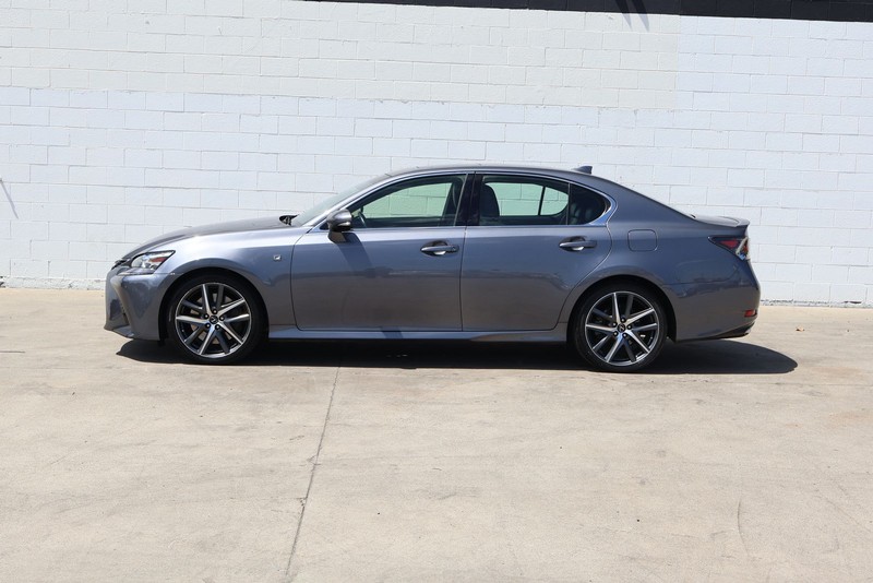 Lexus GS 350 Vehicle Full-screen Gallery Image 11