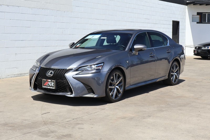 Lexus GS 350 Vehicle Full-screen Gallery Image 12