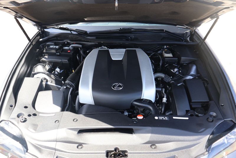 Lexus GS 350 Vehicle Full-screen Gallery Image 13