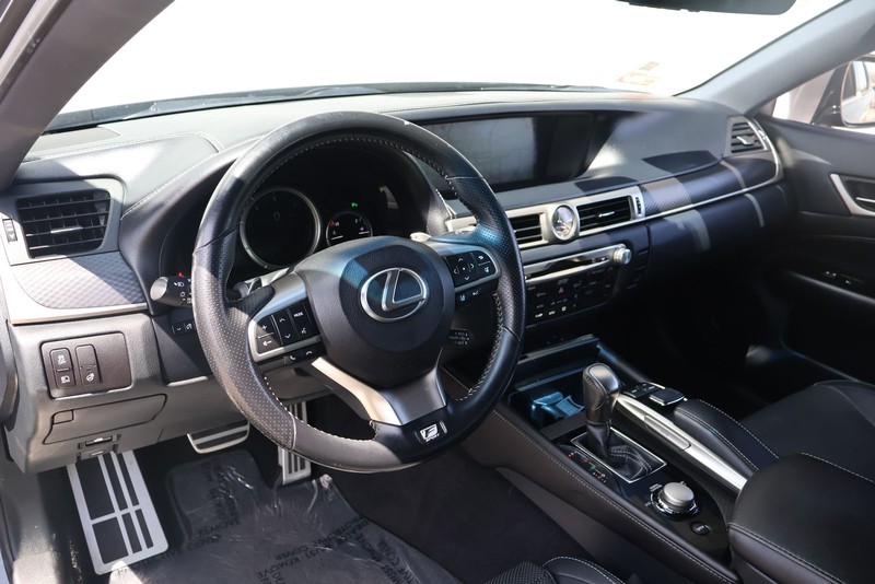 Lexus GS 350 Vehicle Full-screen Gallery Image 16