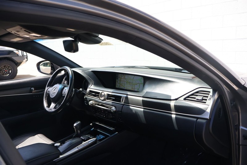 Lexus GS 350 Vehicle Full-screen Gallery Image 19