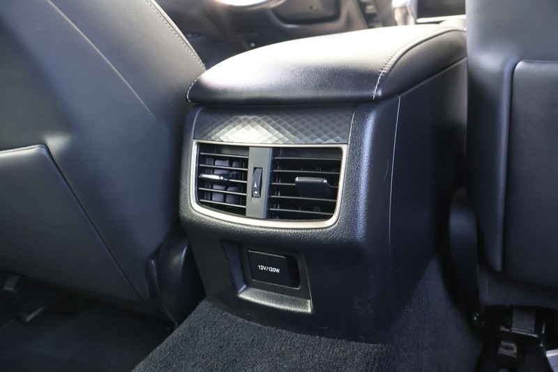 Lexus GS 350 Vehicle Full-screen Gallery Image 22