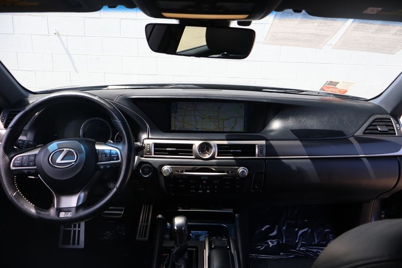 Lexus GS 350 Vehicle Full-screen Gallery Image 23