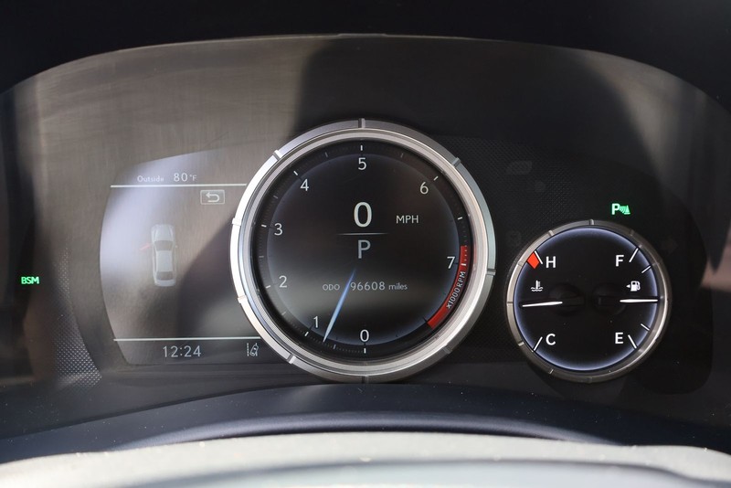 Lexus GS 350 Vehicle Full-screen Gallery Image 24