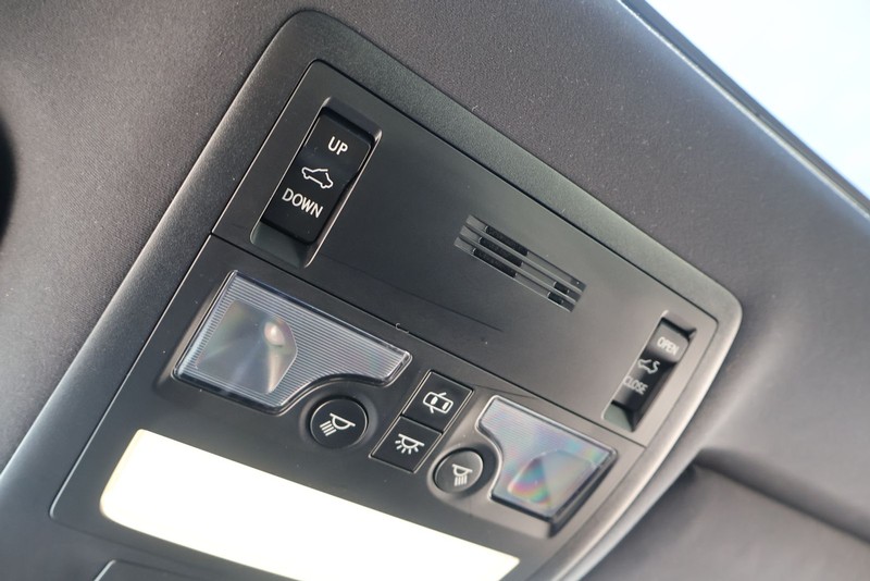 Lexus GS 350 Vehicle Full-screen Gallery Image 33