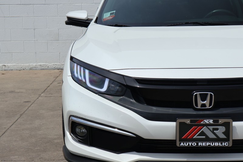 Honda Civic Sedan Vehicle Full-screen Gallery Image 03