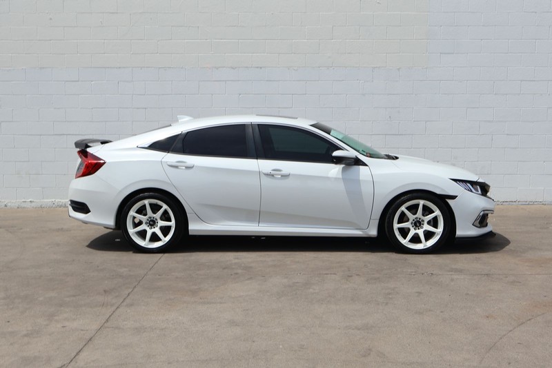 Honda Civic Sedan Vehicle Full-screen Gallery Image 04