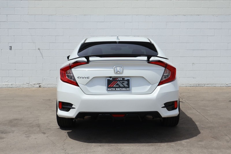 Honda Civic Sedan Vehicle Full-screen Gallery Image 06