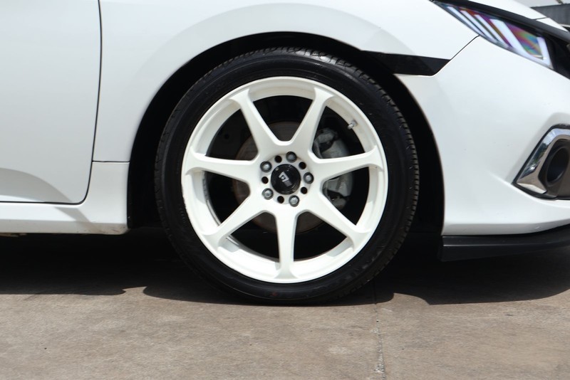 Honda Civic Sedan Vehicle Full-screen Gallery Image 13