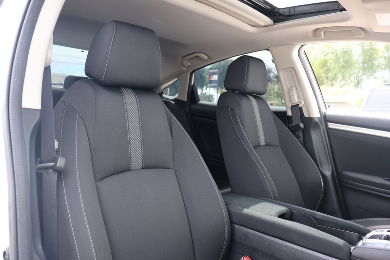 Honda Civic Sedan Vehicle Full-screen Gallery Image 19