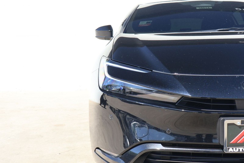 Toyota Prius Vehicle Full-screen Gallery Image 03