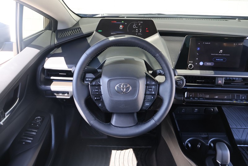 Toyota Prius Vehicle Full-screen Gallery Image 23