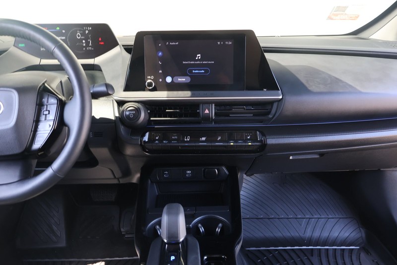 Toyota Prius Vehicle Full-screen Gallery Image 26