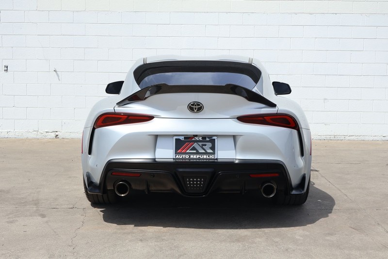 Toyota GR Supra Vehicle Full-screen Gallery Image 06