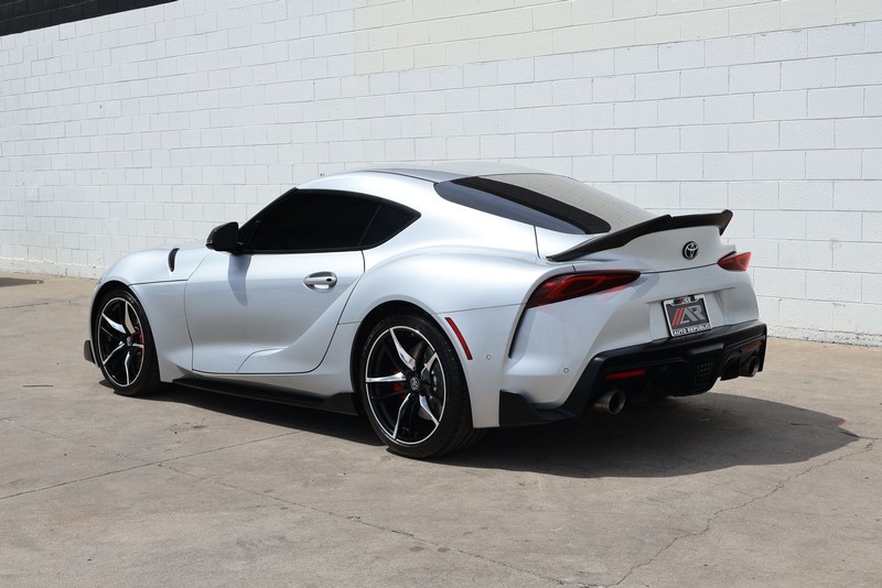 Toyota GR Supra Vehicle Full-screen Gallery Image 09