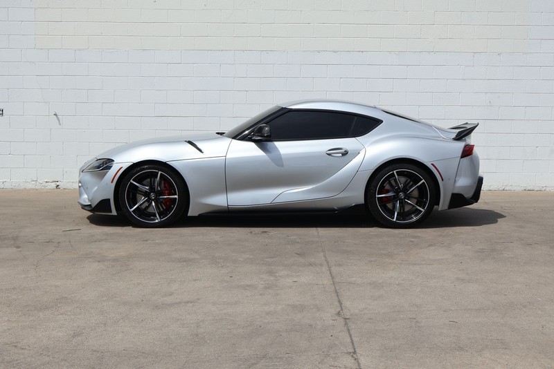 Toyota GR Supra Vehicle Full-screen Gallery Image 10