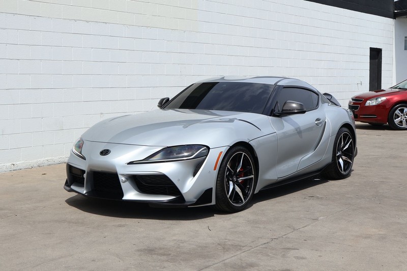 Toyota GR Supra Vehicle Full-screen Gallery Image 11