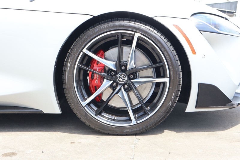 Toyota GR Supra Vehicle Full-screen Gallery Image 13