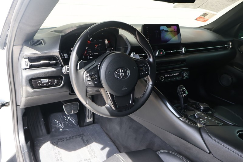 Toyota GR Supra Vehicle Full-screen Gallery Image 15