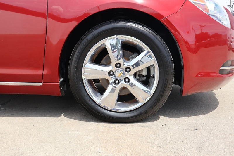 Chevrolet Malibu Vehicle Full-screen Gallery Image 12