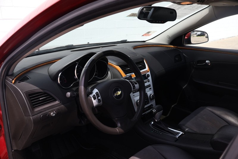 Chevrolet Malibu Vehicle Full-screen Gallery Image 14