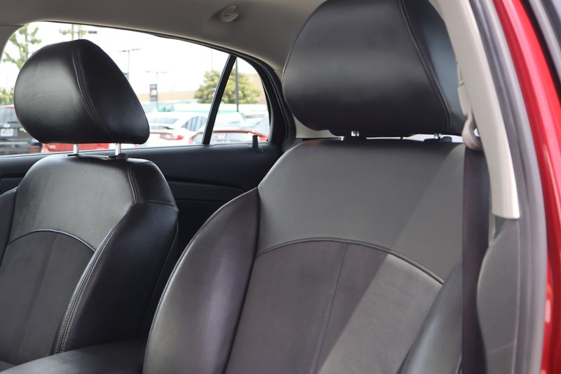 Chevrolet Malibu Vehicle Full-screen Gallery Image 16