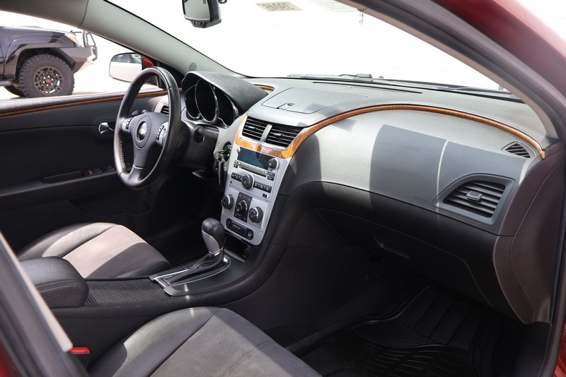 Chevrolet Malibu Vehicle Full-screen Gallery Image 17