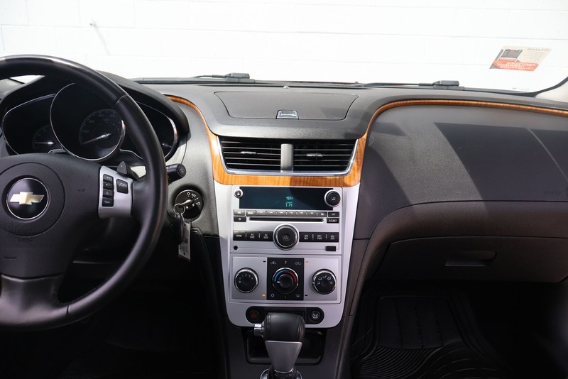 Chevrolet Malibu Vehicle Full-screen Gallery Image 25