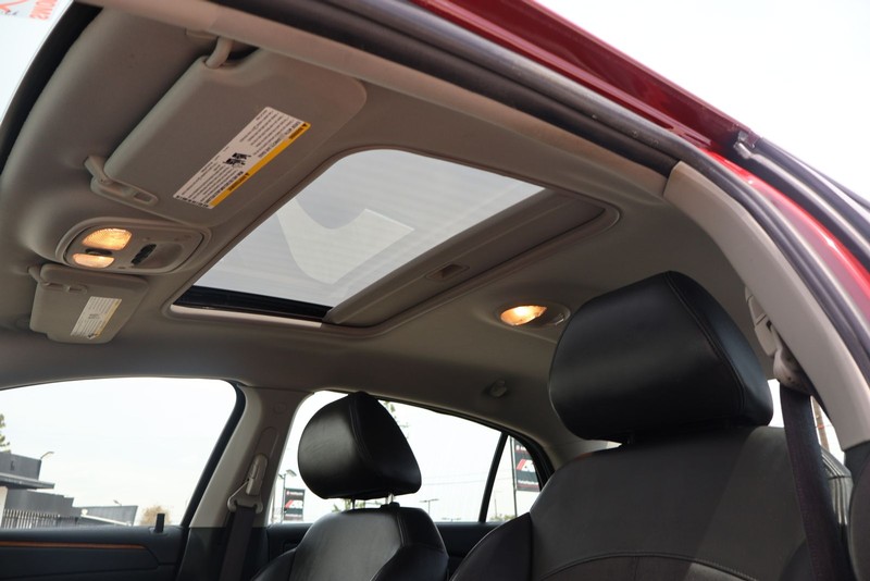 Chevrolet Malibu Vehicle Full-screen Gallery Image 30