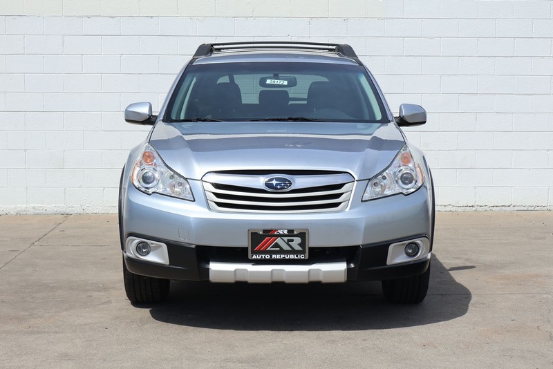 Subaru Outback Vehicle Full-screen Gallery Image 02