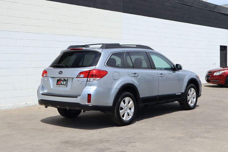 Subaru Outback Vehicle Full-screen Gallery Image 05