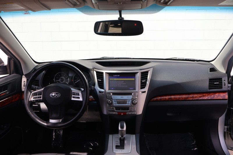 Subaru Outback Vehicle Full-screen Gallery Image 22