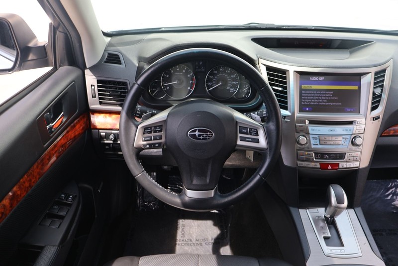 Subaru Outback Vehicle Full-screen Gallery Image 24
