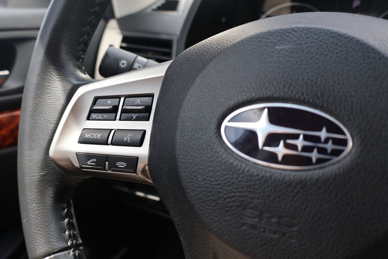 Subaru Outback Vehicle Full-screen Gallery Image 25