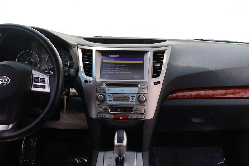 Subaru Outback Vehicle Full-screen Gallery Image 27
