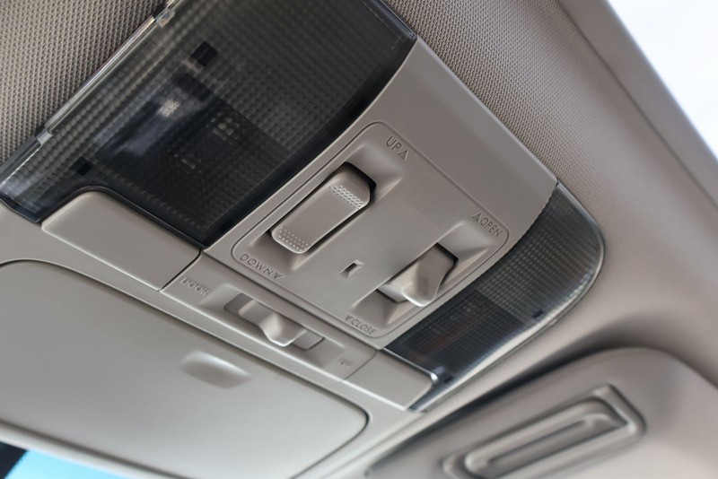 Subaru Outback Vehicle Full-screen Gallery Image 32