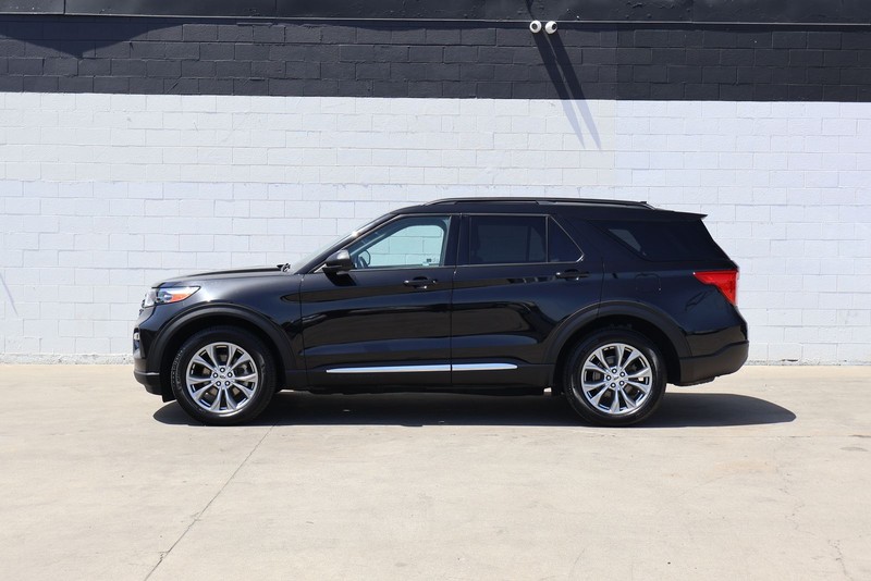 Ford Explorer Vehicle Full-screen Gallery Image 11