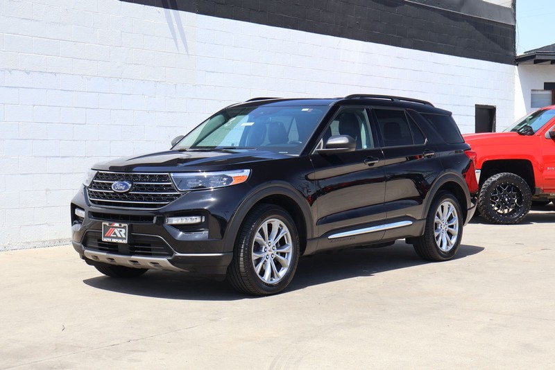 Ford Explorer Vehicle Full-screen Gallery Image 12