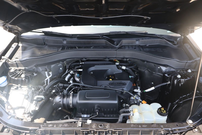 Ford Explorer Vehicle Full-screen Gallery Image 13