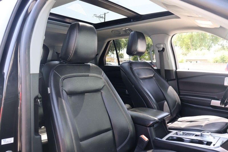 Ford Explorer Vehicle Full-screen Gallery Image 20