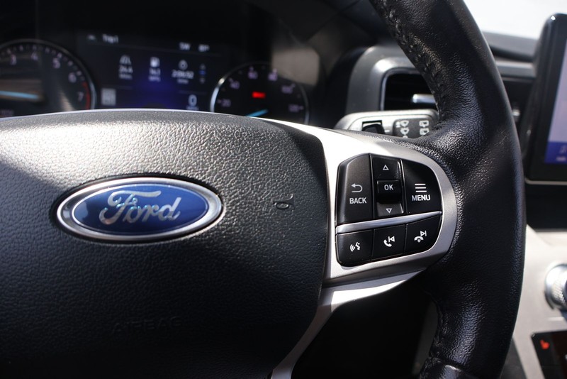 Ford Explorer Vehicle Full-screen Gallery Image 28