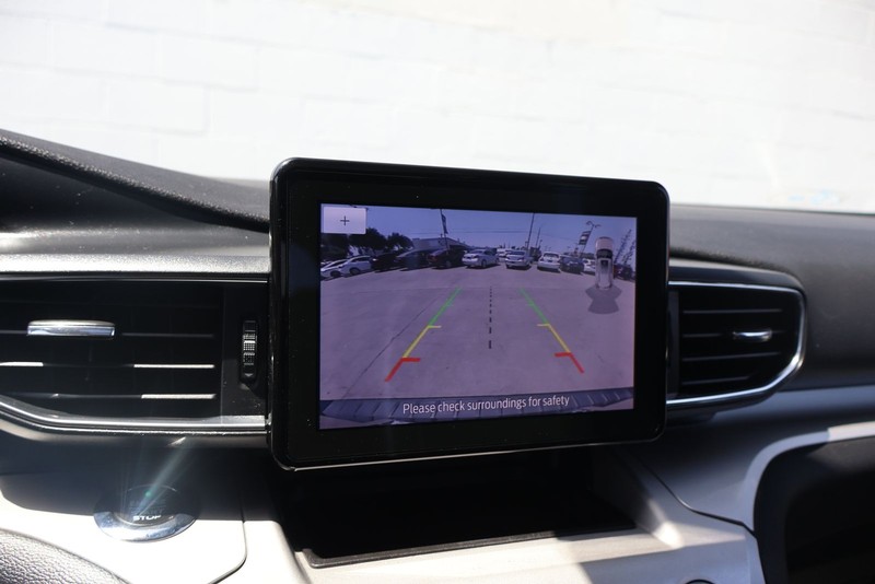 Ford Explorer Vehicle Full-screen Gallery Image 31